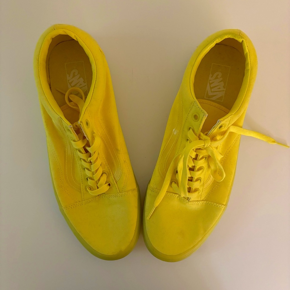 VANS Men's neon yellow low top sneakers NWOT